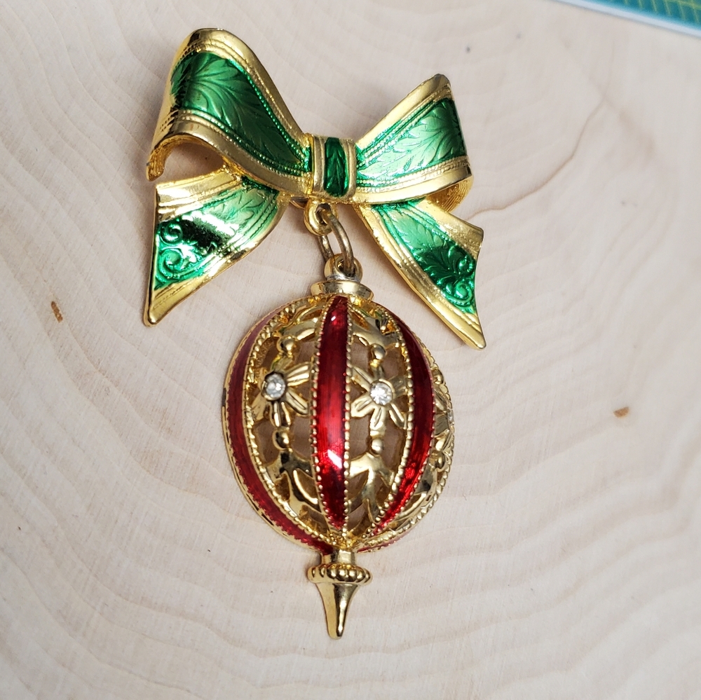 Vintage Bow and Ornament Brooch